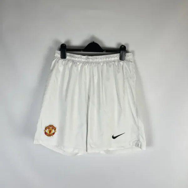 rtero white short man